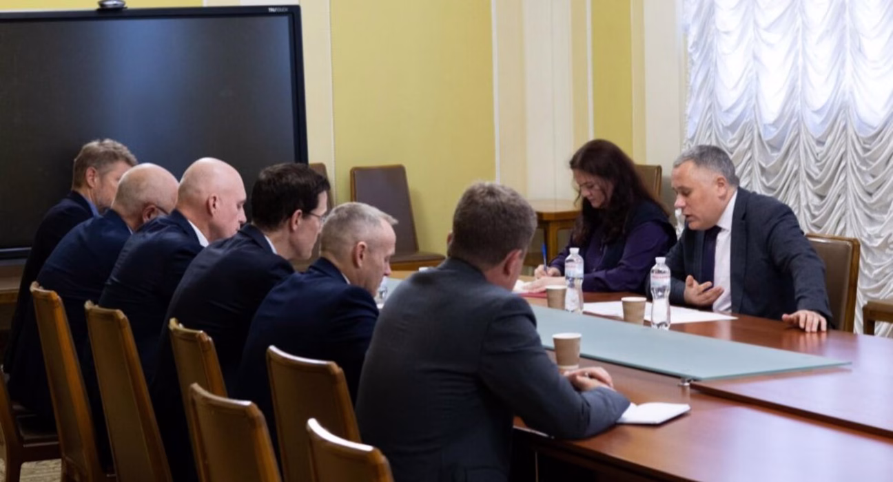 Україна та Норвегія обговорили залучення інвестицій у створення передових бойових дронів.