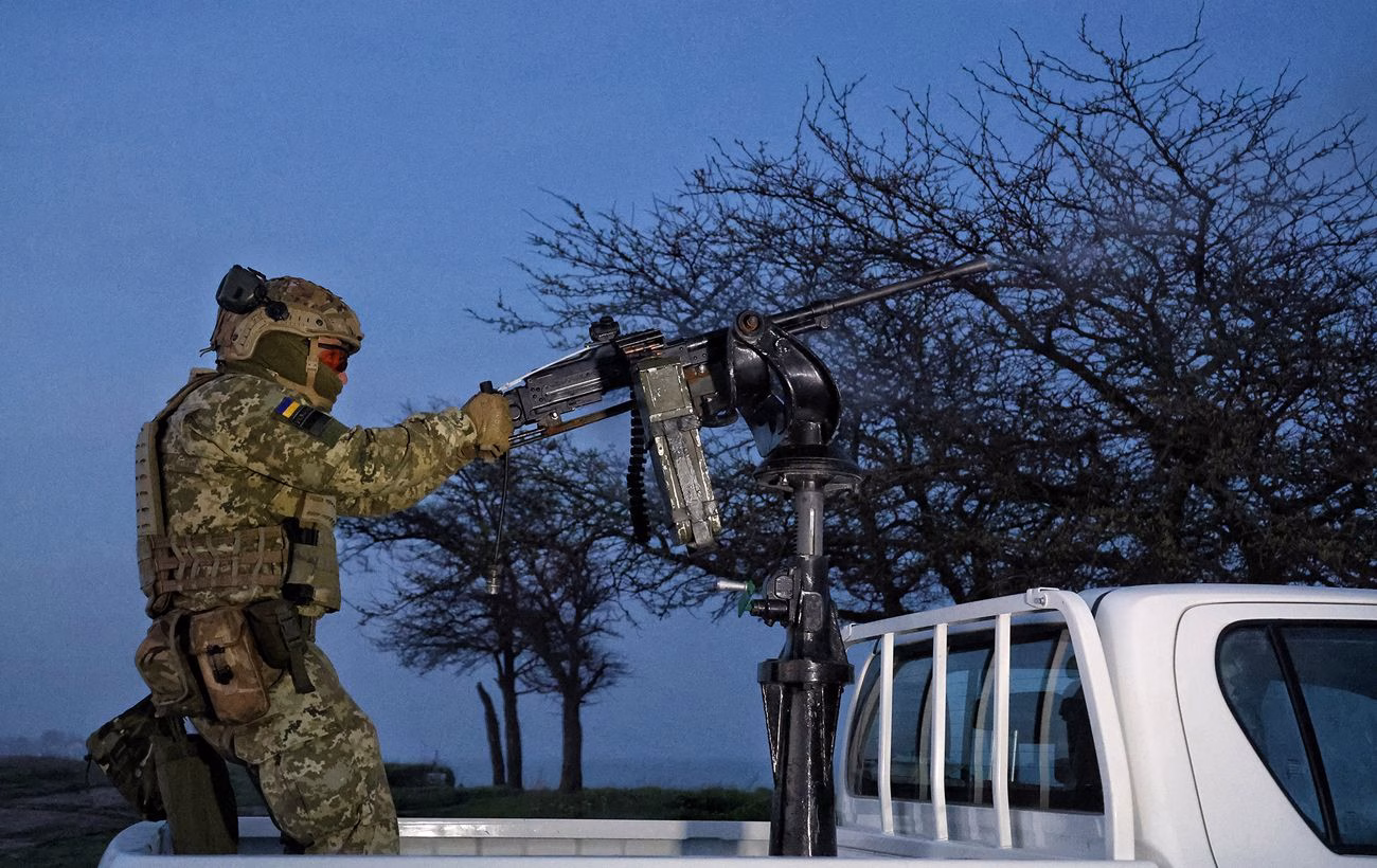 Вибухи стрясають Дніпро на тлі нальоту безпілотників "Шахед"