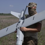 Дроны захватчиков атаковали микроавтобус в Славянске: погибший и пострадавшие