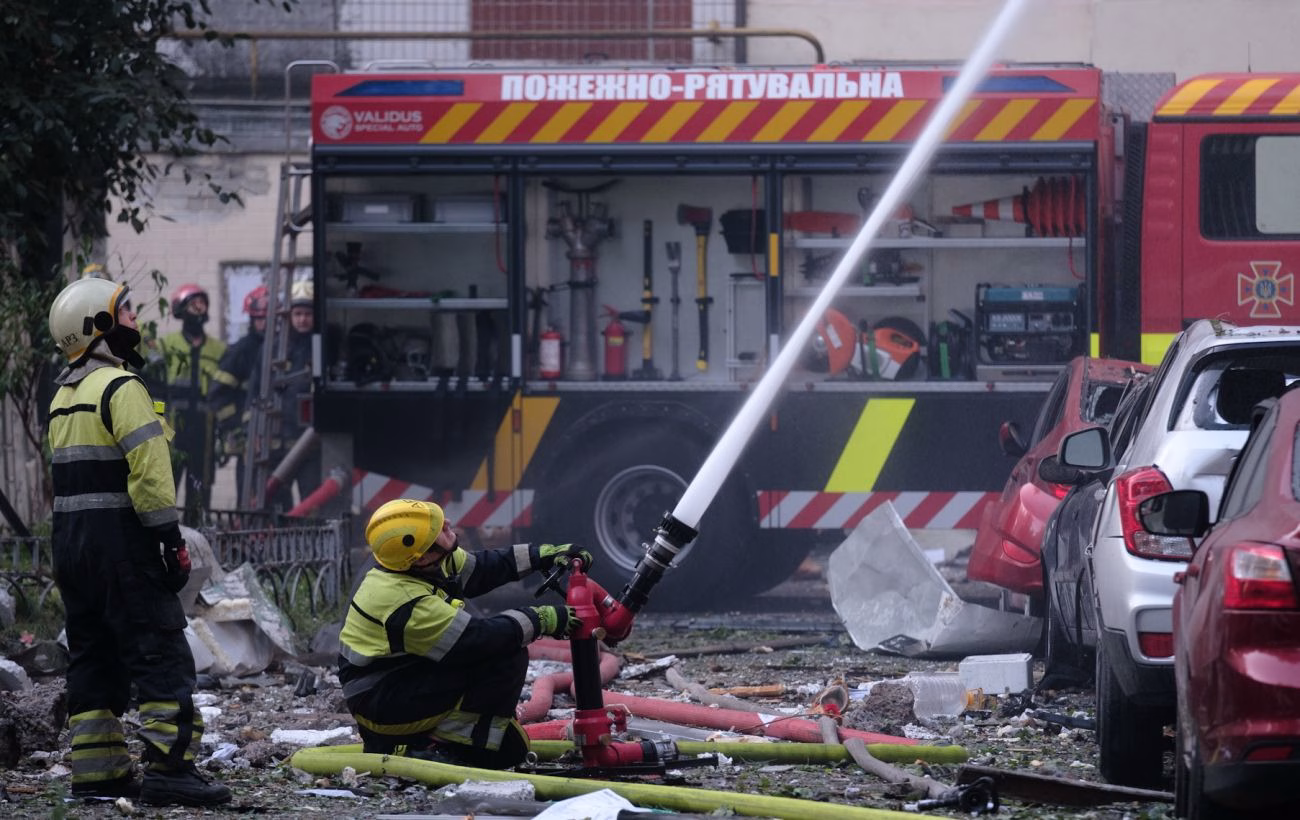 Аналіз нових стратегій Росії: Значення атак на Кабмін і Дніпровський міст