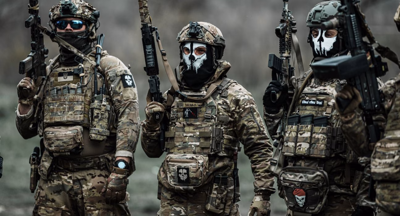 ГУР знищило катер, радіолокаційну станцію і окупантів у Чорному морі: унікальні зйомки