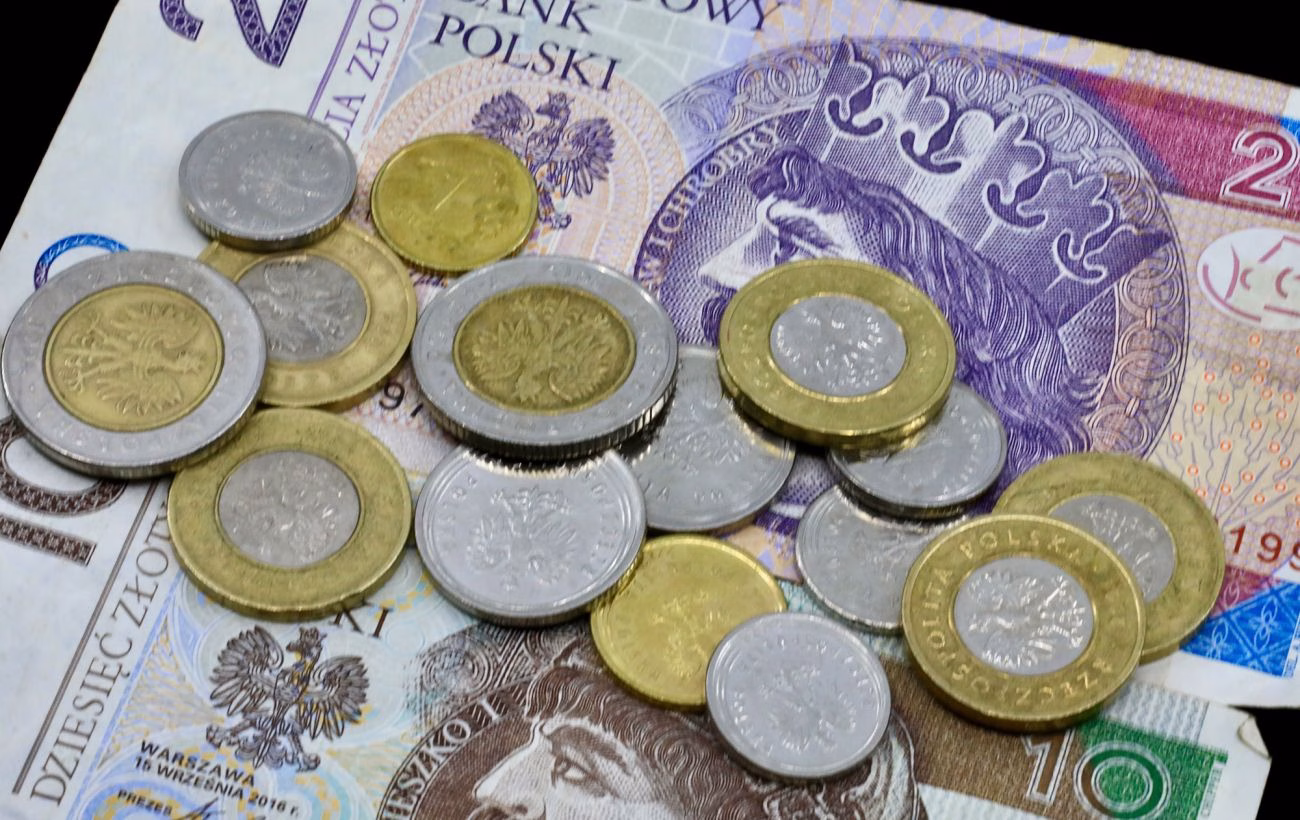Польський злотий зміцнюється по відношенню до української гривні.