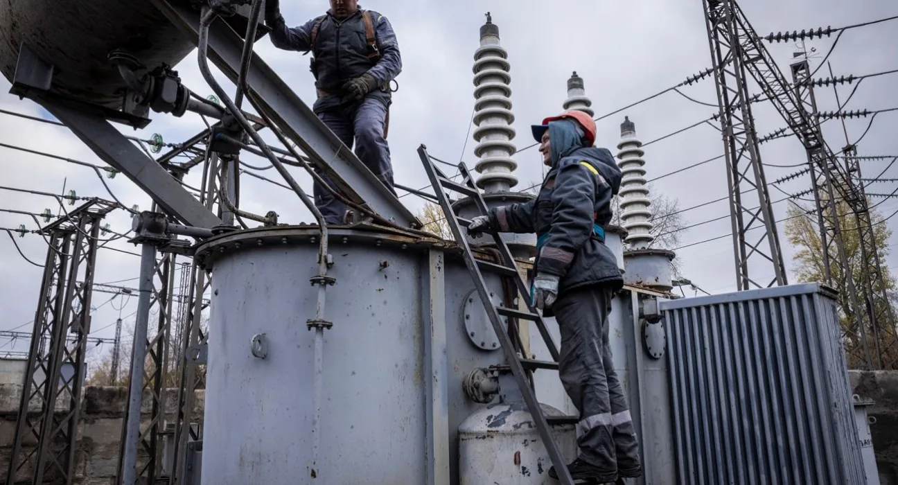 У чотирьох областях відключили світло через атаки РФ, - повідомляє Міненерго